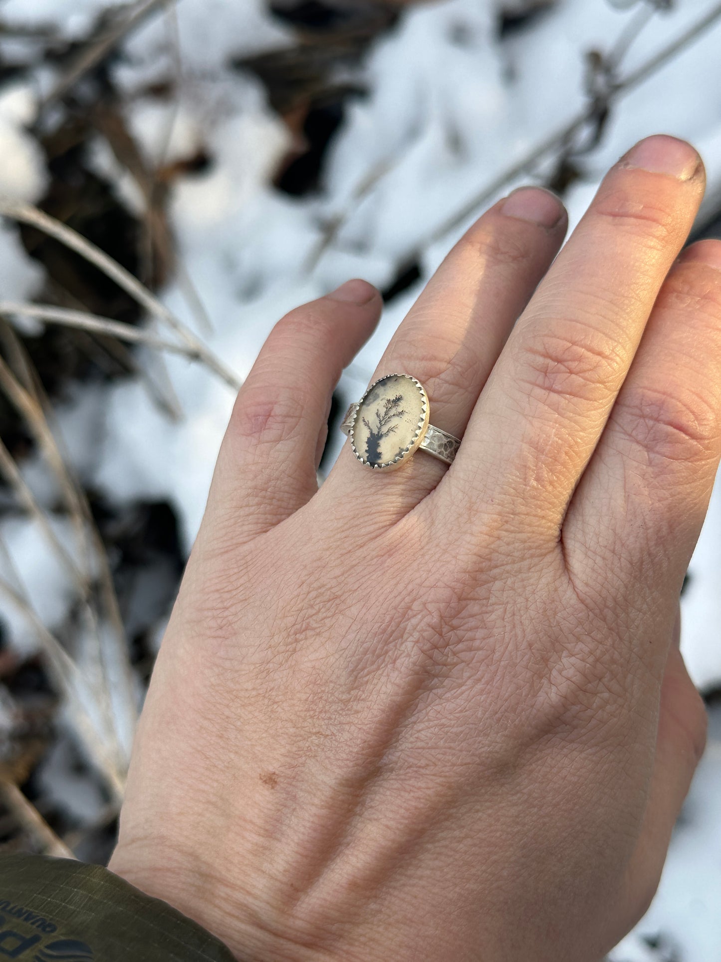 Oval dendritic agate tree ring size 7.5