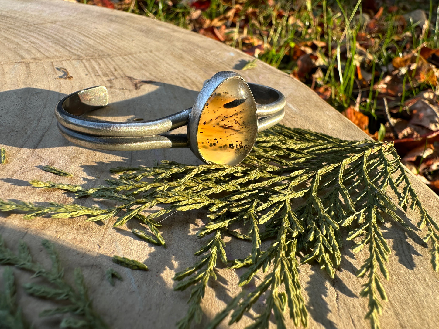 Glow cuff - yellow/orange banded glow drop (small)