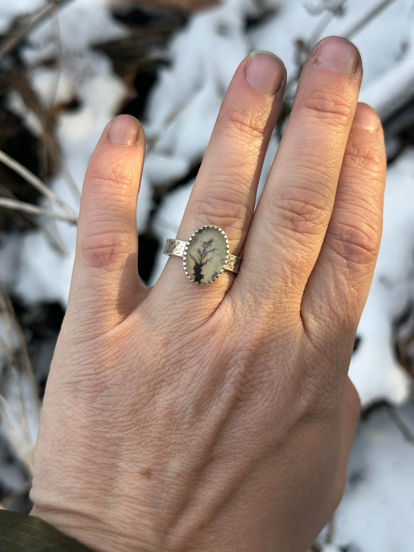 Oval dendritic agate tree ring size 7.5