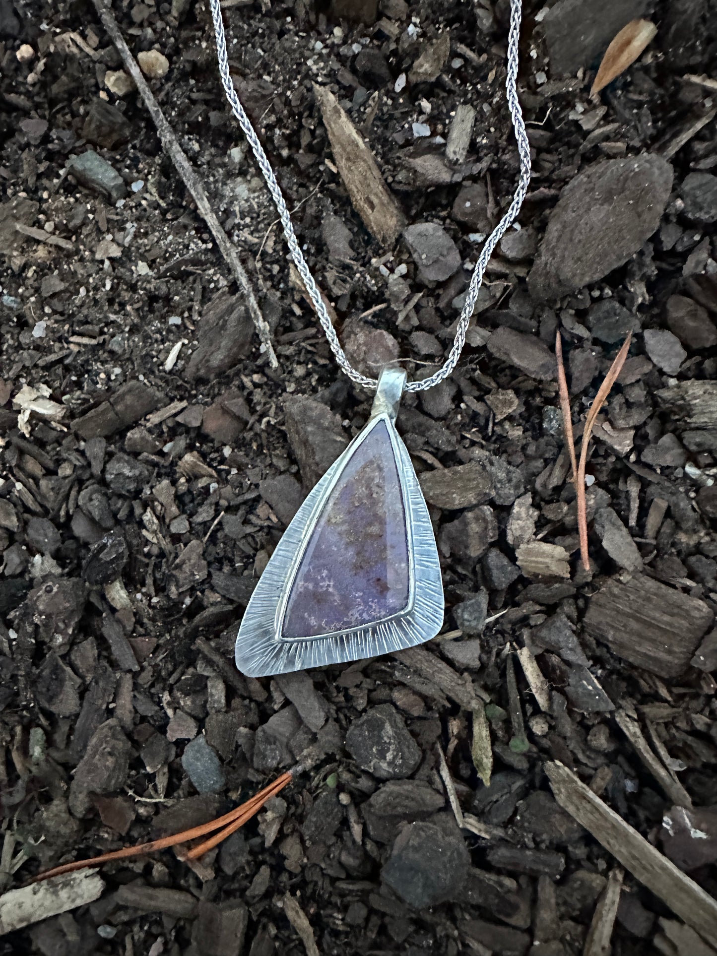 Burro creek triangle burst necklace