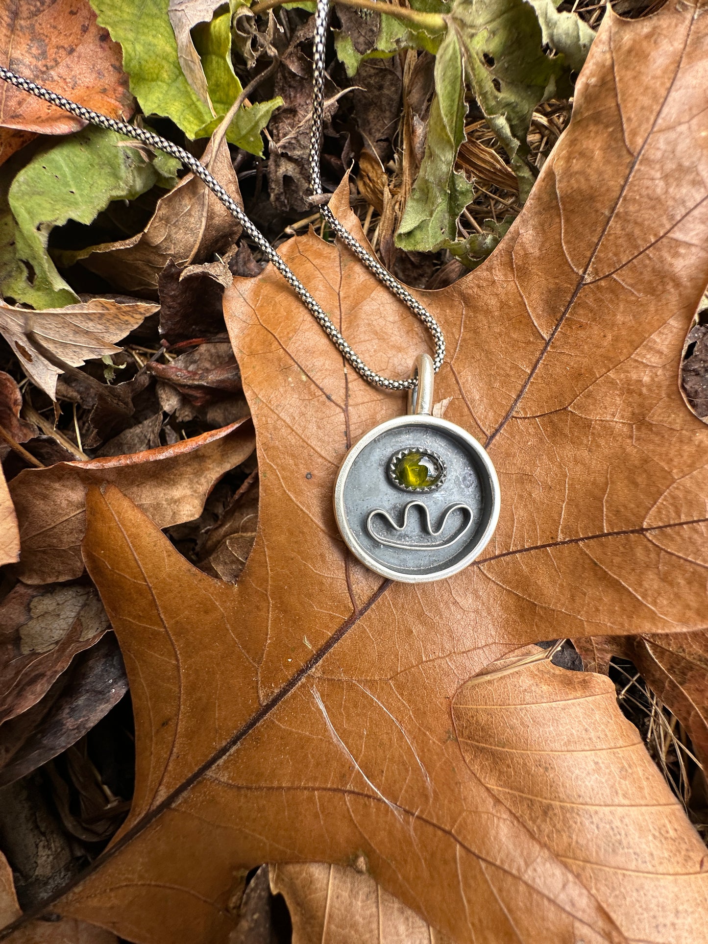 Round wavy green tourmaline - current // flow necklace