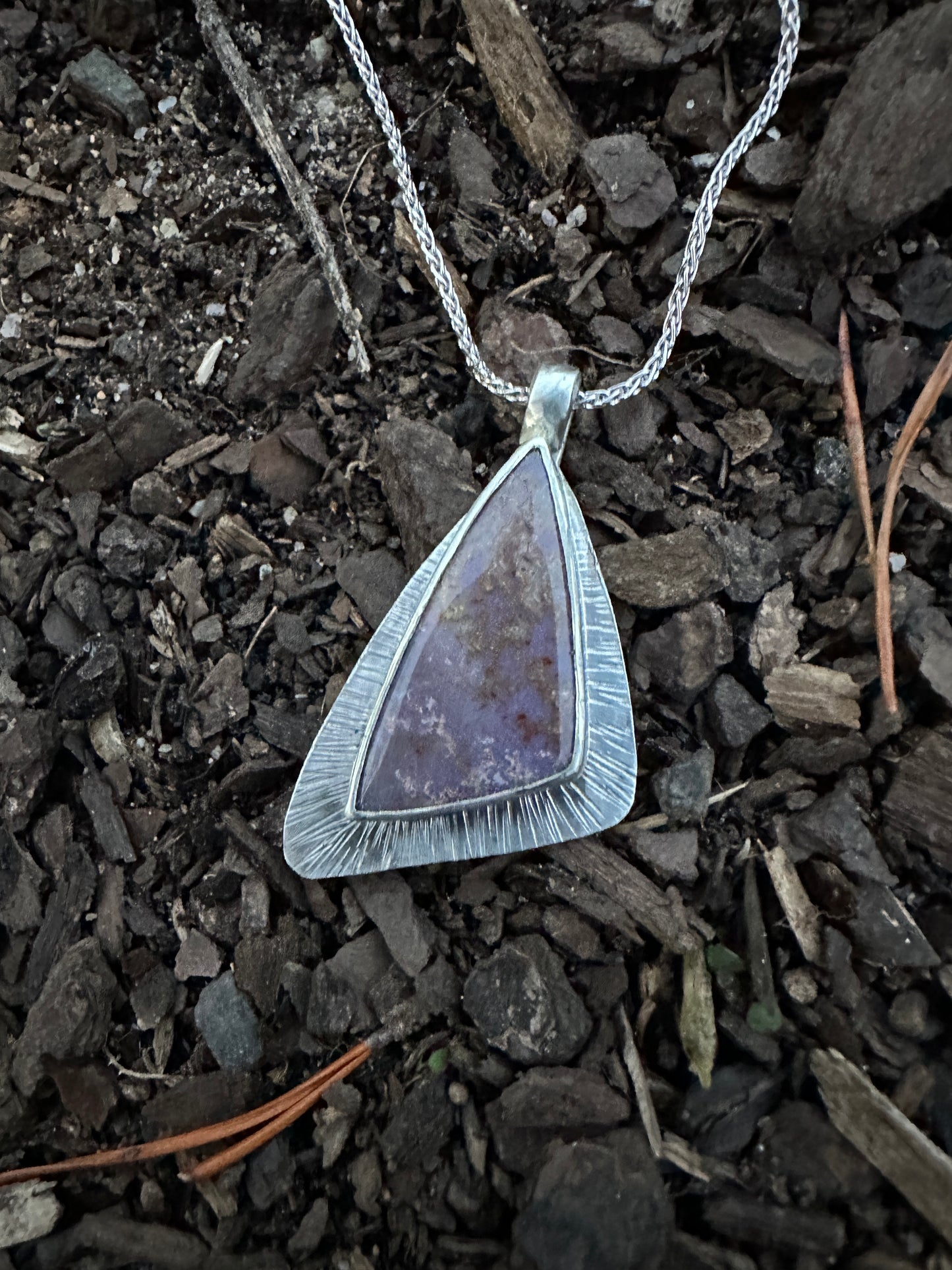 Burro creek triangle burst necklace