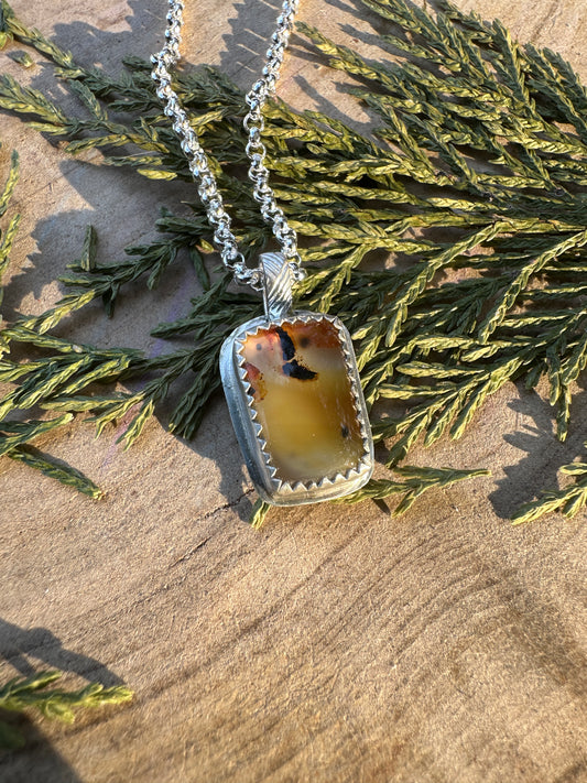 Glow necklace - bird in flight