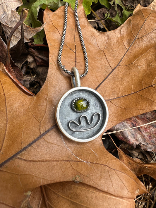 Round wavy green tourmaline - current // flow necklace