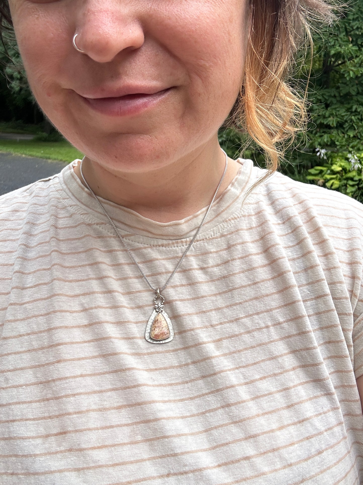 Regency Plume Agate Burst Necklace