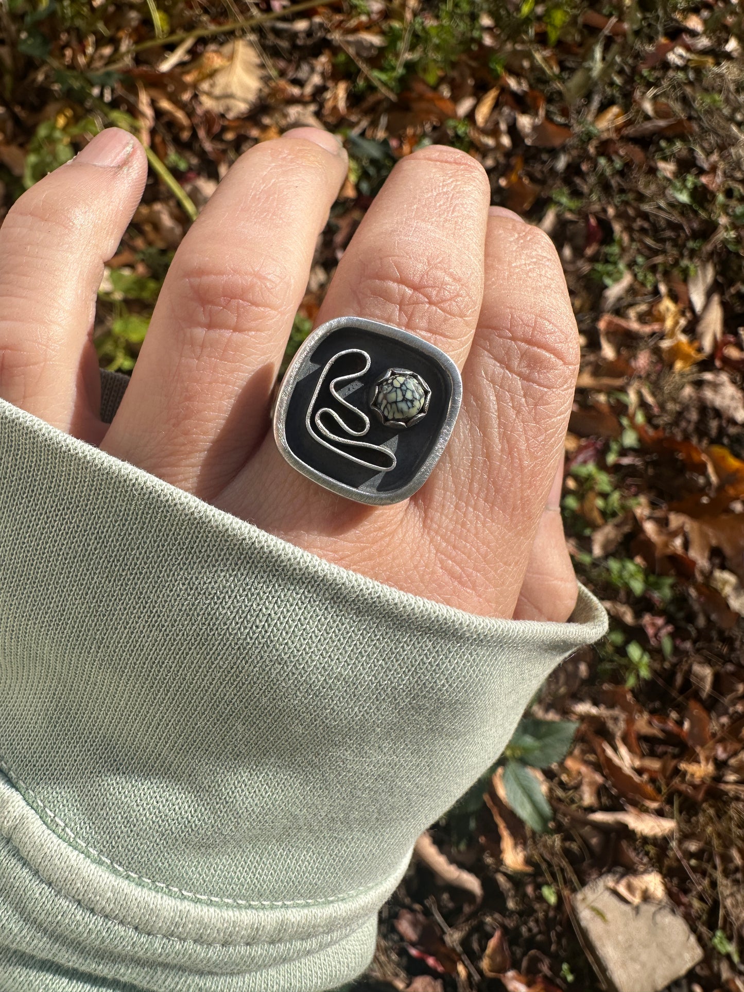 Square wave - current // flow ring size 8.25